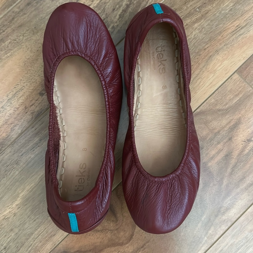 Tieks leather flats sz 8